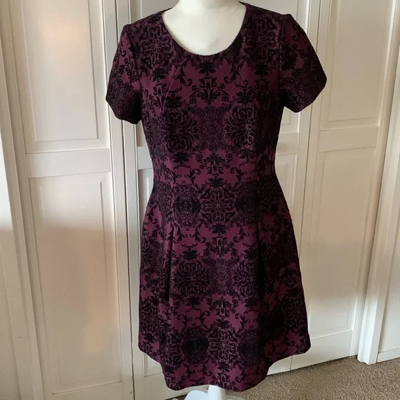 Vince Camuto | Dresses | Vince Camuto Purple And Black Textured Cocktail  Dress Size 4 | Poshmark
